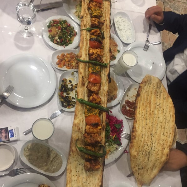 Foto diambil di Kolcuoğlu Restaurant oleh Cemil pada 1/20/2018