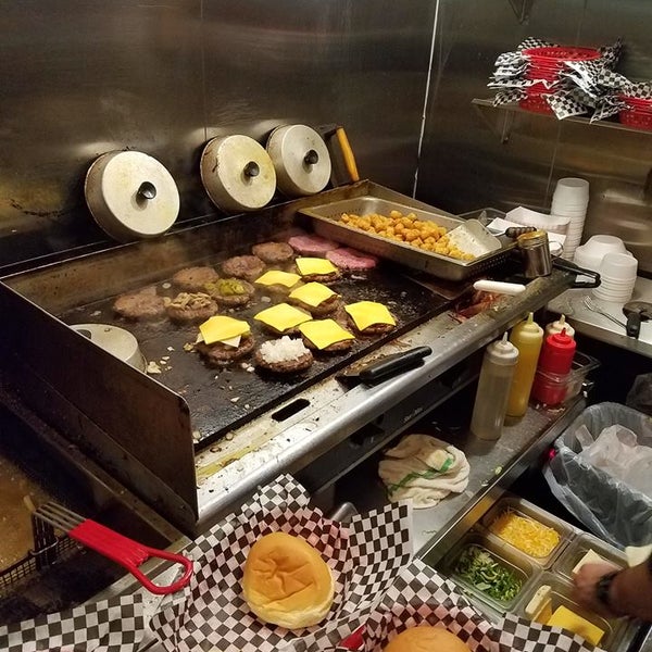 Bleachers Sports Bar & Grill 7 tips from 274 visitors