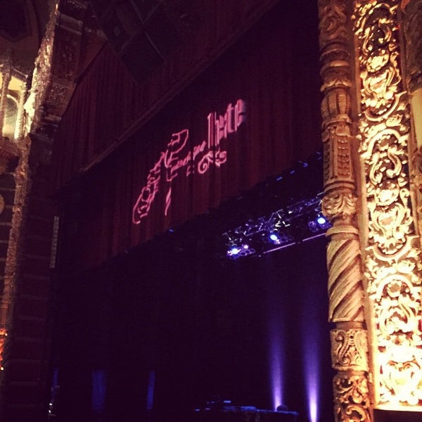 Foto scattata a St. George Theatre da Pamela P. il 11/30/2014