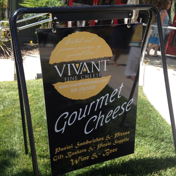 6/19/2014 tarihinde Jen A.ziyaretçi tarafından Vivant Fine Cheese'de çekilen fotoğraf