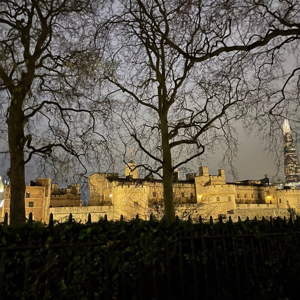Foto diambil di Tower of London oleh ゆくもん pada 3/16/2024