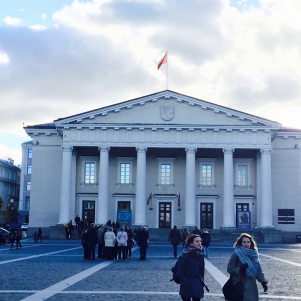 10/24/2015 tarihinde Nadine S.ziyaretçi tarafından Vilniaus rotušė | Town Hall'de çekilen fotoğraf
