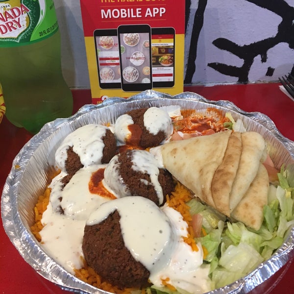 Photo taken at The Halal Guys by Swapnil T. on 6/23/2018
