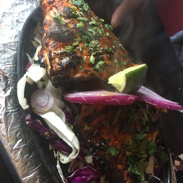 9/9/2018 tarihinde Swapnil T.ziyaretçi tarafından Spice Rack Indian Fusion Dining'de çekilen fotoğraf