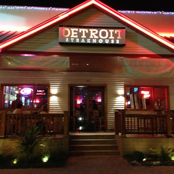 Снимок сделан в Detroit Steakhouse пользователем Teo N. 1/6/2013