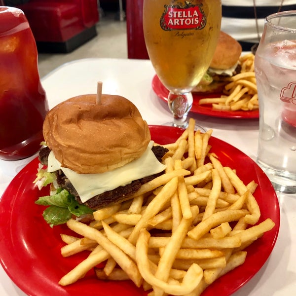 Photo taken at Ruby&#39;s Diner by Eric S. on 3/9/2019