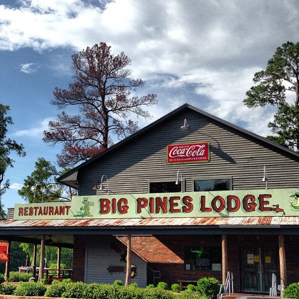 Big Pines Lodge Seafood Restaurant in Karnack