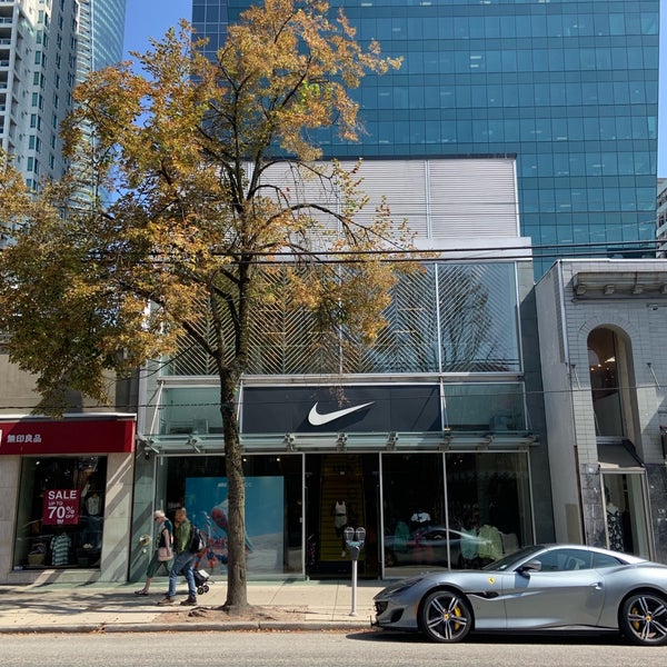 nike store robson street vancouver bc