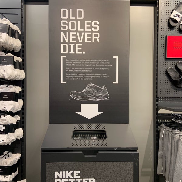 nike store in bellevue wa