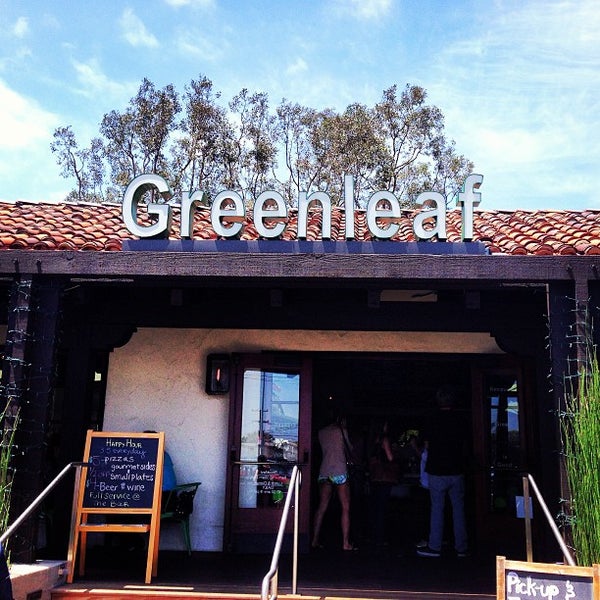 5/15/2013 tarihinde Debbie M.ziyaretçi tarafından Greenleaf Gourmet Chopshop'de çekilen fotoğraf