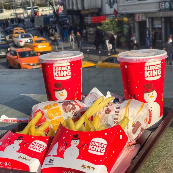รูปภาพถ่ายที่ Burger King โดย Farnaz _. เมื่อ 12/27/2021