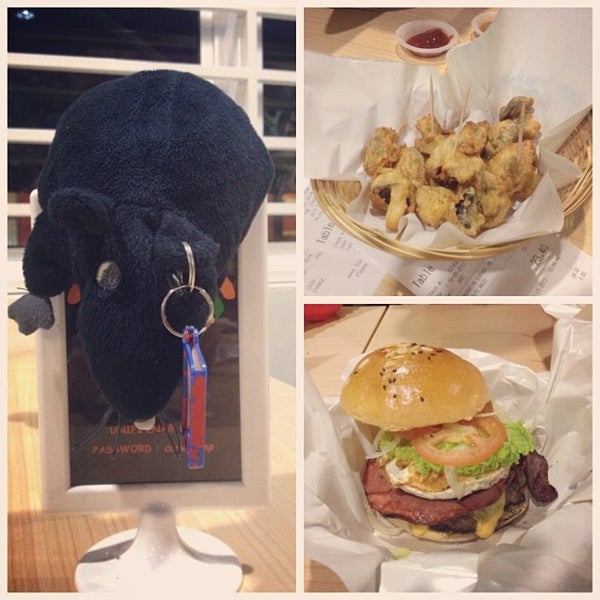 5/16/2013 tarihinde MrG82ziyaretçi tarafından Burger Junkyard'de çekilen fotoğraf