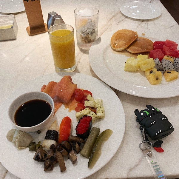 Photo taken at Marriott Cafe by Masha A. on 3/12/2020