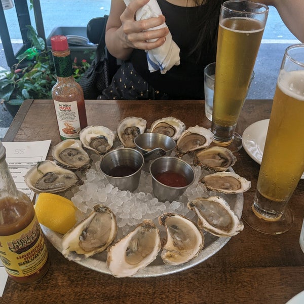 Foto scattata a Upstate Craft Beer and Oyster Bar da Crystal C. il 8/25/2021