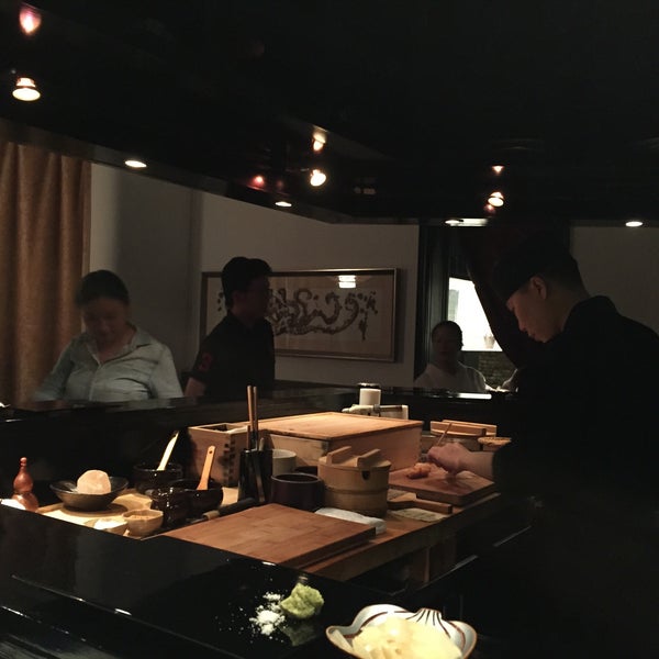 Das Foto wurde bei Sushi Oyama von TT Y. am 6/12/2015 aufgenommen