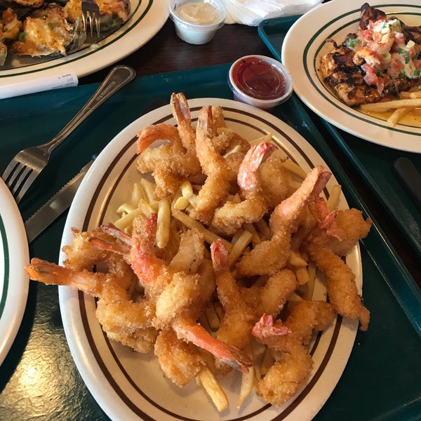 Das Foto wurde bei Orleans Seafood Kitchen von 😎💨 am 3/12/2018 aufgenommen