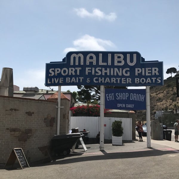 Photo taken at Malibu Beach Inn by Maryam on 8/23/2017