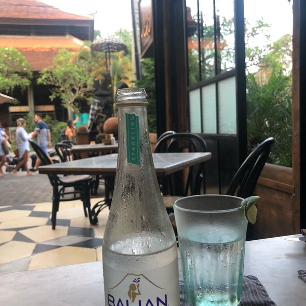 9/28/2018 tarihinde Soo K.ziyaretçi tarafından Arang Sate Bar'de çekilen fotoğraf