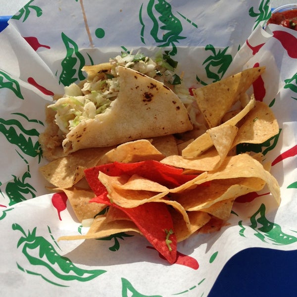 Foto diambil di Snapper Jack&#39;s Taco Shack oleh Cal A. pada 1/22/2013