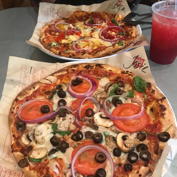 10/12/2017 tarihinde Josie F.ziyaretçi tarafından MOD Pizza'de çekilen fotoğraf