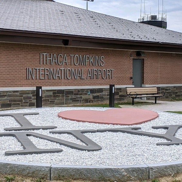 Foto diambil di Ithaca Tompkins Regional Airport (ITH) oleh Dave B. pada 6/15/2021