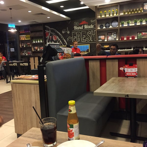 Pizza Hut Lebuh Tapah Pizza Place