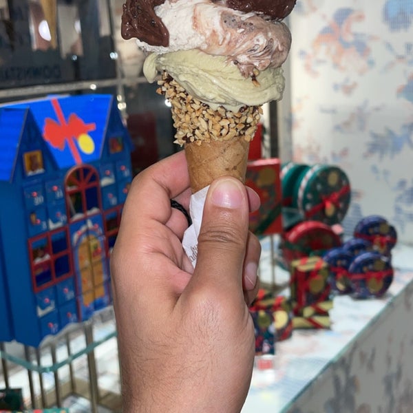 Venchi Gelato Shop in City of Westminster