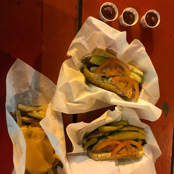 Photo taken at The Wiener&#39;s Circle by Michelle Rose Domb on 8/24/2018