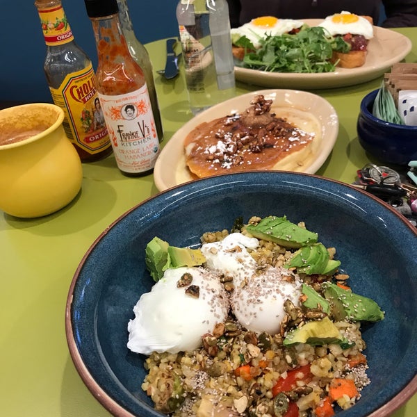 Photo taken at Snooze, an A.M. Eatery by Michelle Rose Domb on 10/25/2018