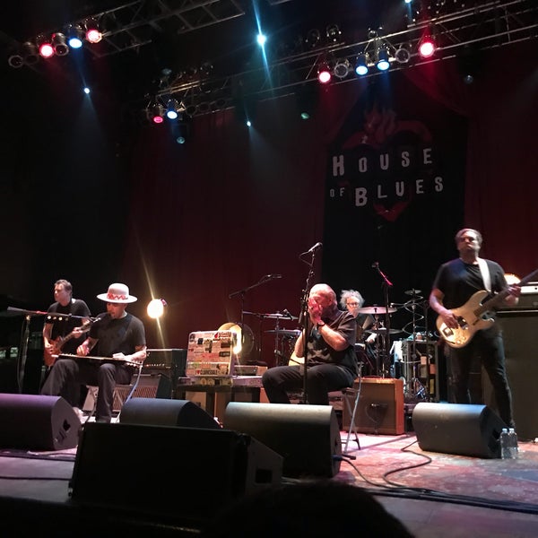 Photo taken at House of Blues by Michelle Rose Domb on 9/4/2018