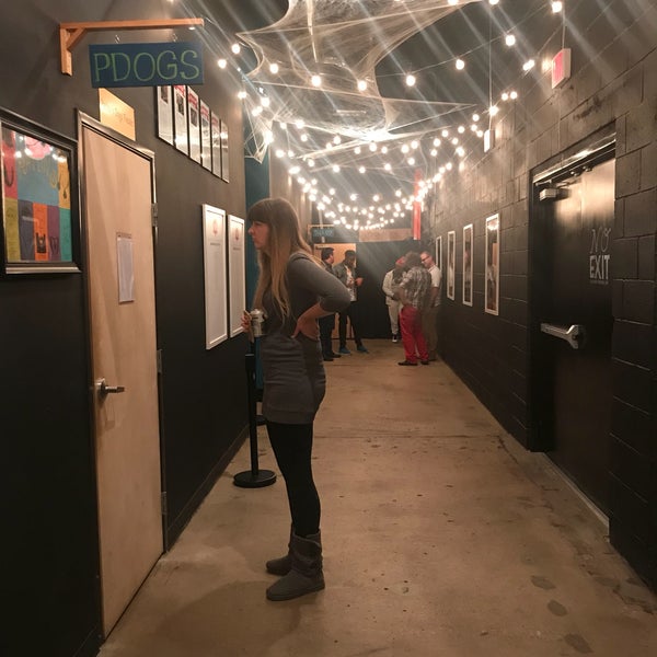 10/18/2017에 Michelle Rose Domb님이 Dallas Comedy House에서 찍은 사진