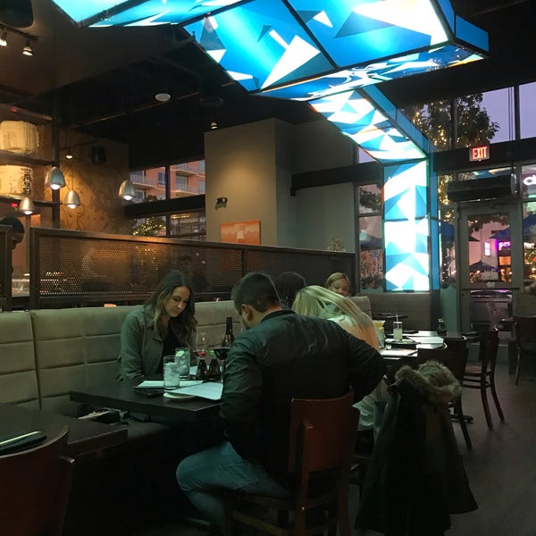 รูปภาพถ่ายที่ Blue Sushi Sake Grill โดย Michelle Rose Domb เมื่อ 11/2/2018