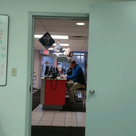 Oak Ridge Nissan Car Dealership in Oak Ridge