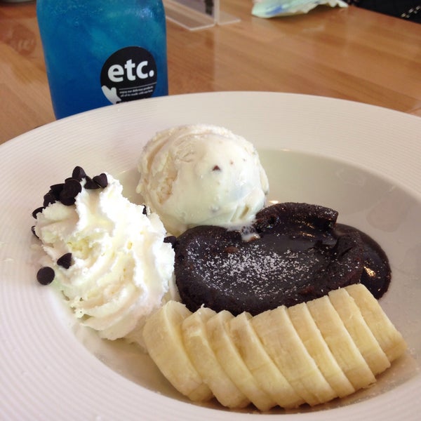 Photo taken at ETC. Cafe - Eatery Trendy Chill by Tal on 5/16/2015
