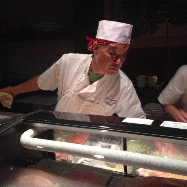 รูปภาพถ่ายที่ Toni&#39;s Sushi Bar โดย Bibi D. เมื่อ 12/23/2014