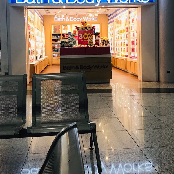 Bath Body Works Cosmetics Shop