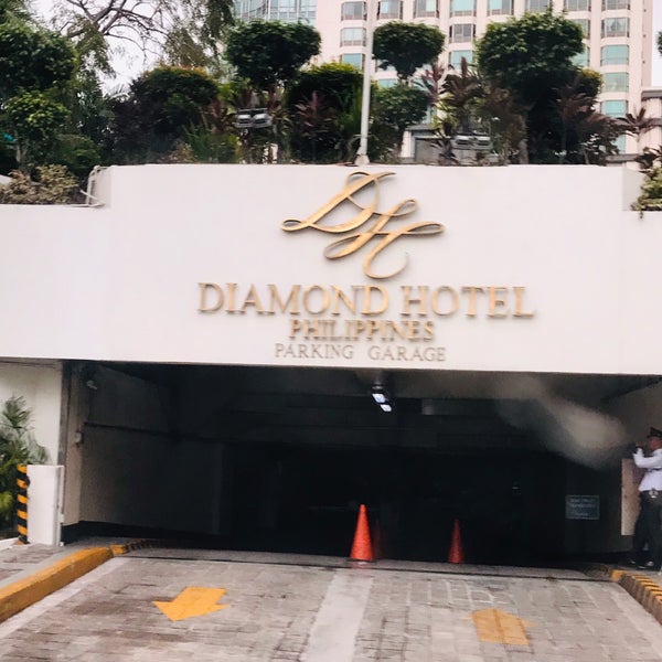 Photo taken at Diamond Hotel Philippines by Nereus Jethro on 1/13/2019