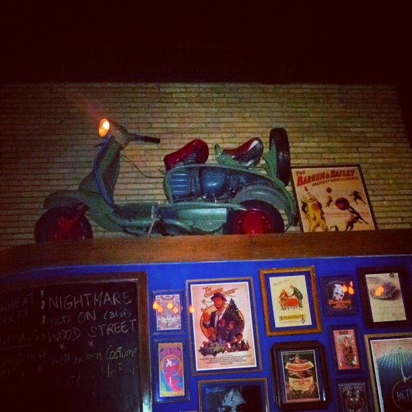 10/27/2012にSartaj A.がMonkey Barで撮った写真