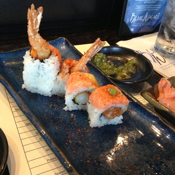 Das Foto wurde bei Blue Wasabi Sushi &amp; Martini Bar von Robin C. am 7/21/2013 aufgenommen