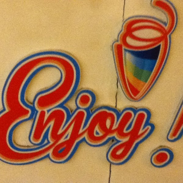 รูปภาพถ่ายที่ Enjoy Restaurant and ice cream bar โดย Al E. เมื่อ 9/2/2013