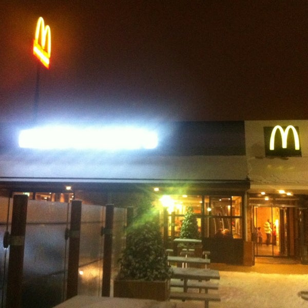 Foto tirada no(a) McDonald&#39;s por Jordy J. em 2/14/2013