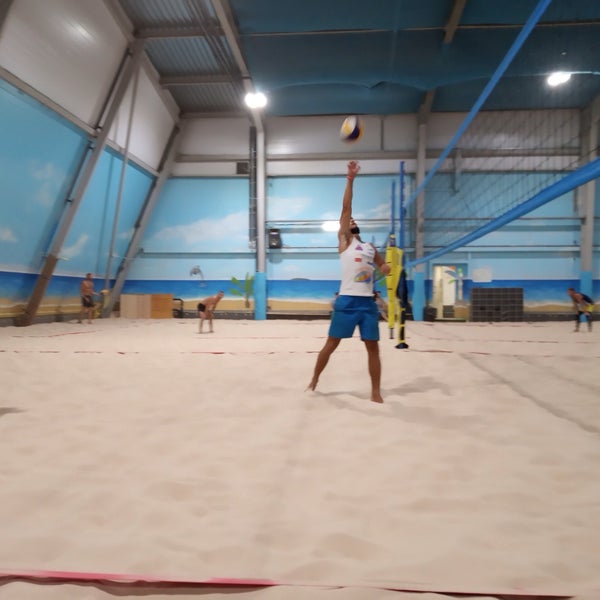 Photo taken at Всесезонный центр пляжного спорта «Песок» by Vanya V. on 9/28/2018