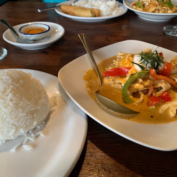 Foto tomada en BMG Thai-Asian Restaurant  por Lillian M. el 12/9/2019