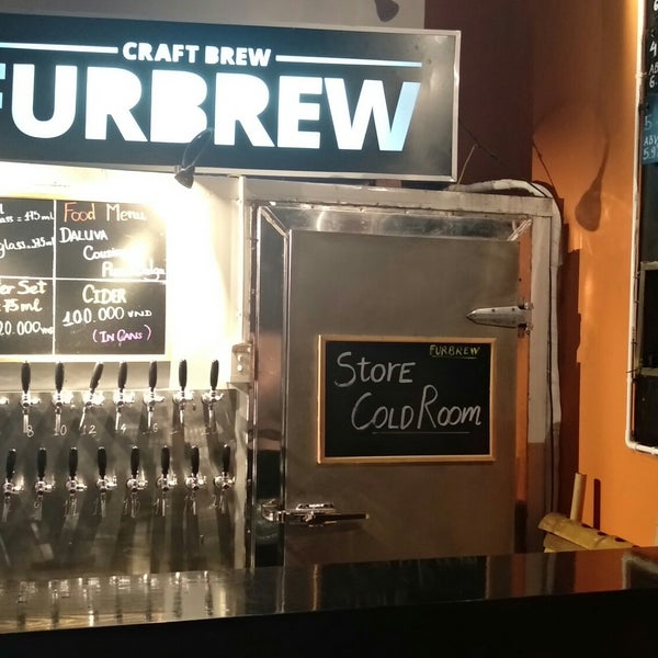 รูปภาพถ่ายที่ Furbrew Beer Bar โดย Mark T. เมื่อ 9/14/2018