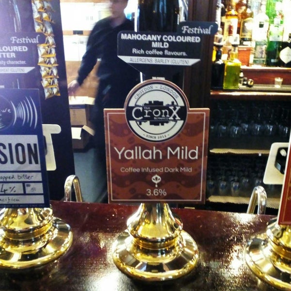 Photo taken at The Crosse Keys (Wetherspoon) by Mark T. on 2/3/2018