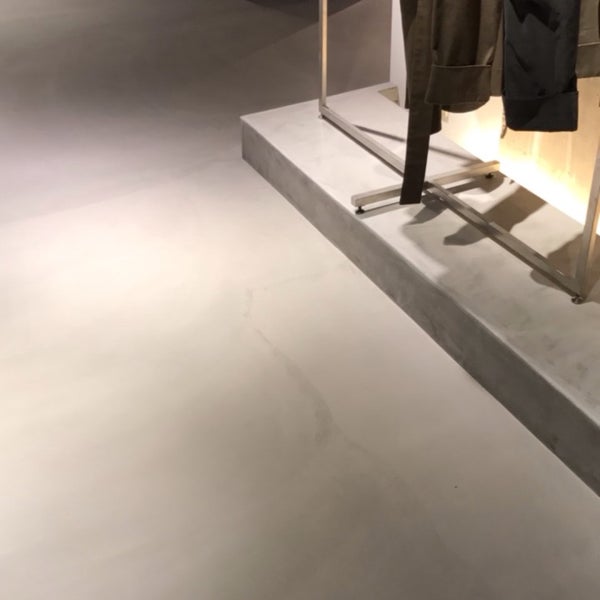 Photos At 吾亦紅ware Mo Kou Men S Store In 渋谷区