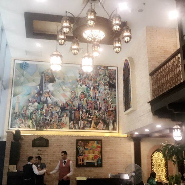 รูปภาพถ่ายที่ Samad al Iraqi Restaurant โดย Ahmad Al-Dhafeeri 🇺🇸 เมื่อ 11/19/2019