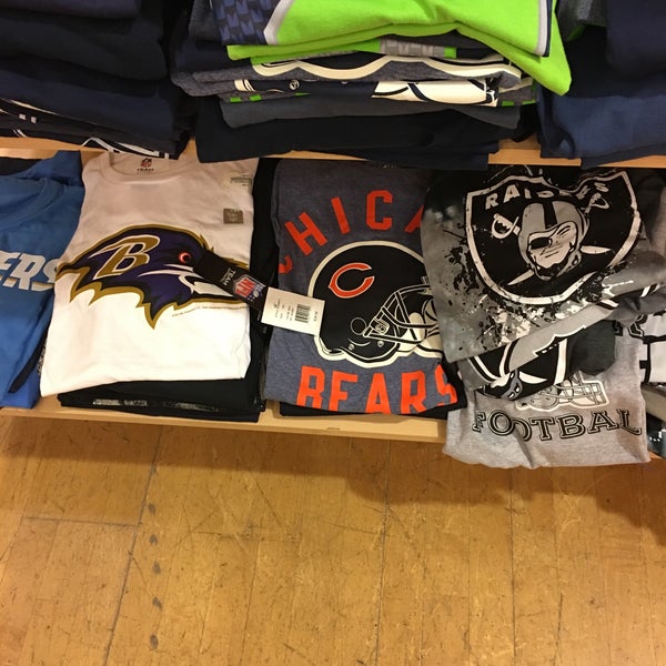 Тт спорт магазин. Фото написано спорттт!!!.