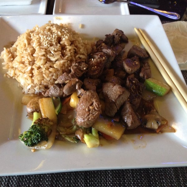 6/15/2014 tarihinde Melissa D W.ziyaretçi tarafından Bushido Japanese Restaurant'de çekilen fotoğraf