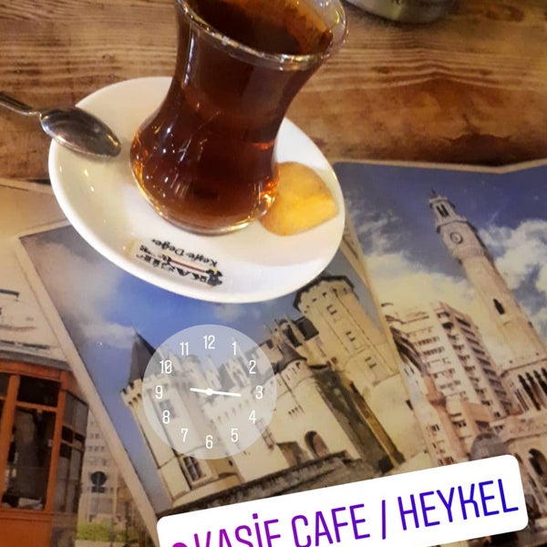 Das Foto wurde bei Kaşif Cafe / heykel von Saadet K. am 4/28/2019 aufgenommen